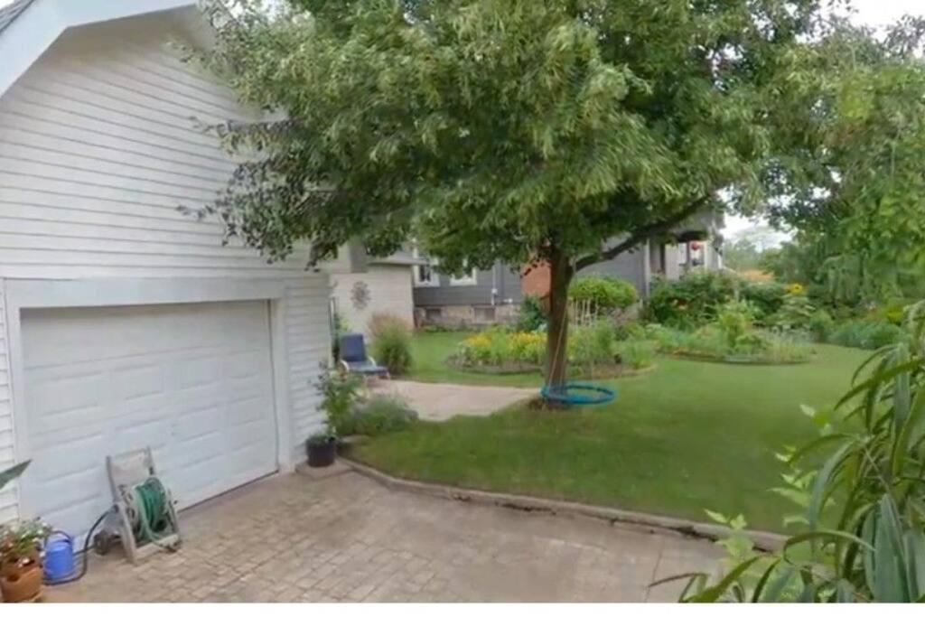 Garden 2 Storey House Niagara Falls Luaran gambar