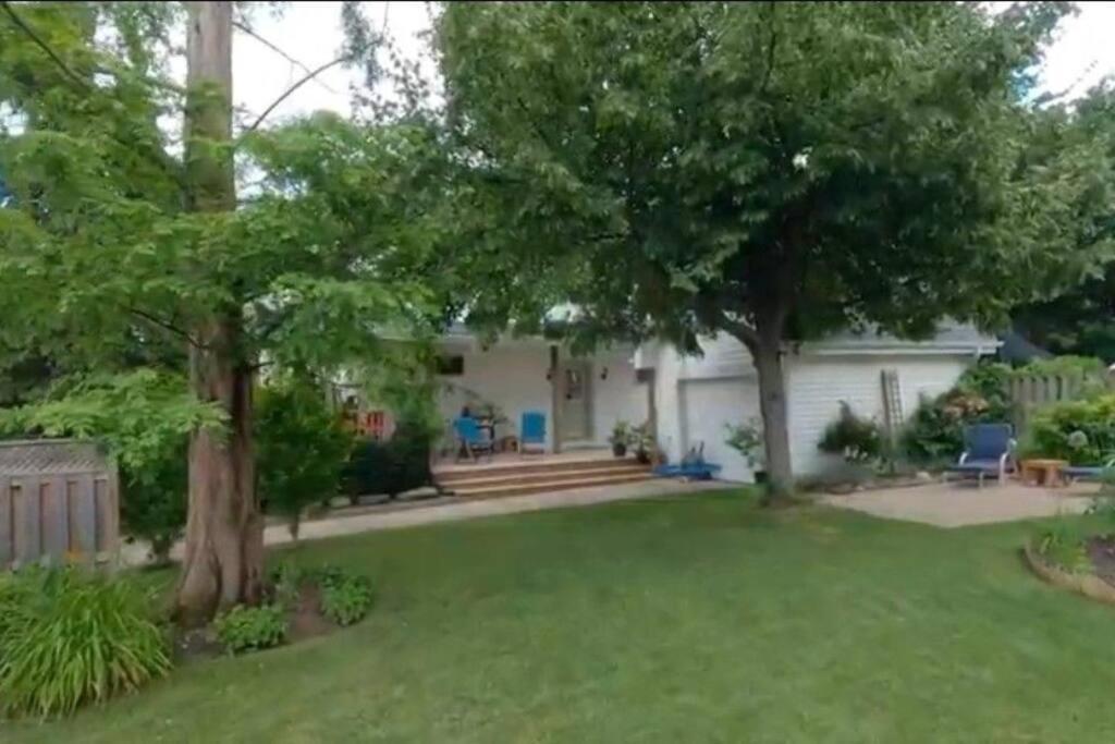 Garden 2 Storey House Niagara Falls Luaran gambar